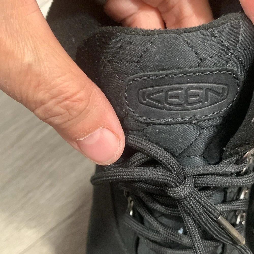 Keen Elsa II Quilted Waterproof Black Ankle Boots      ‎ size 11